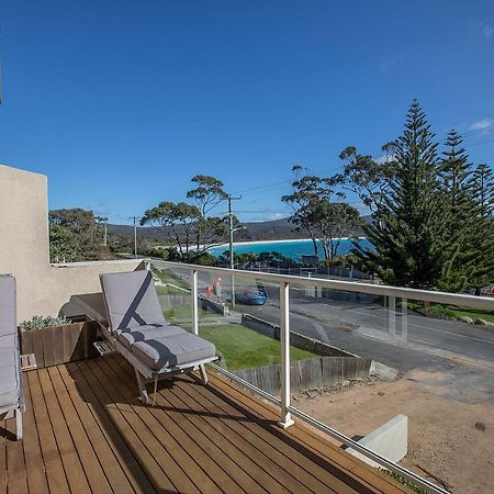 Quarterdeck Apartment Binalong Bay Exterior foto