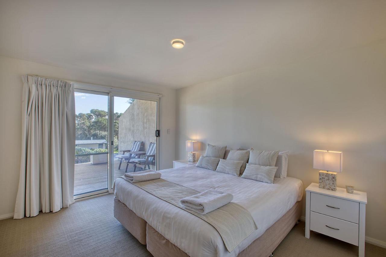 Quarterdeck Apartment Binalong Bay Exterior foto