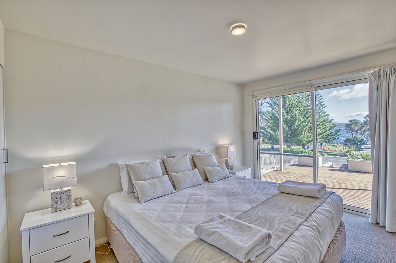 Quarterdeck Apartment Binalong Bay Exterior foto