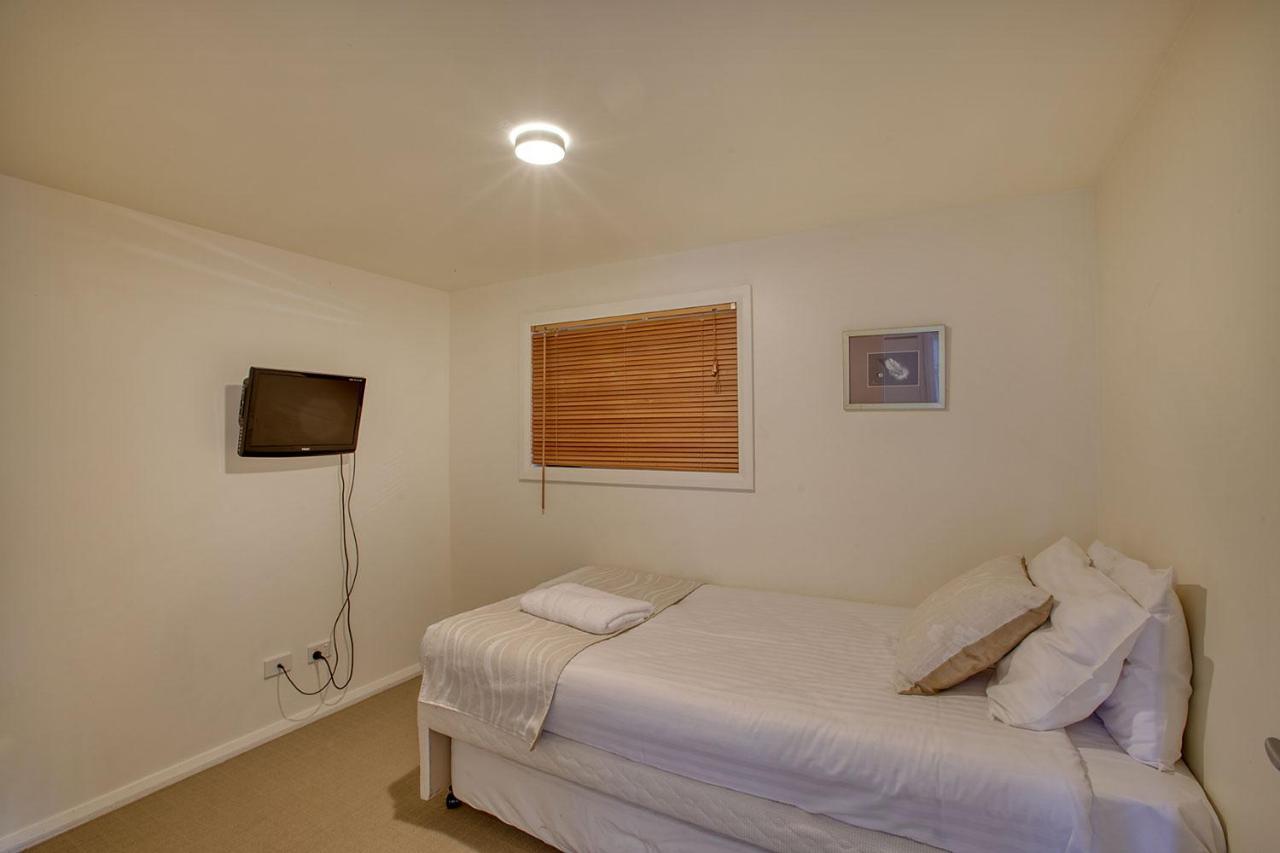 Quarterdeck Apartment Binalong Bay Exterior foto