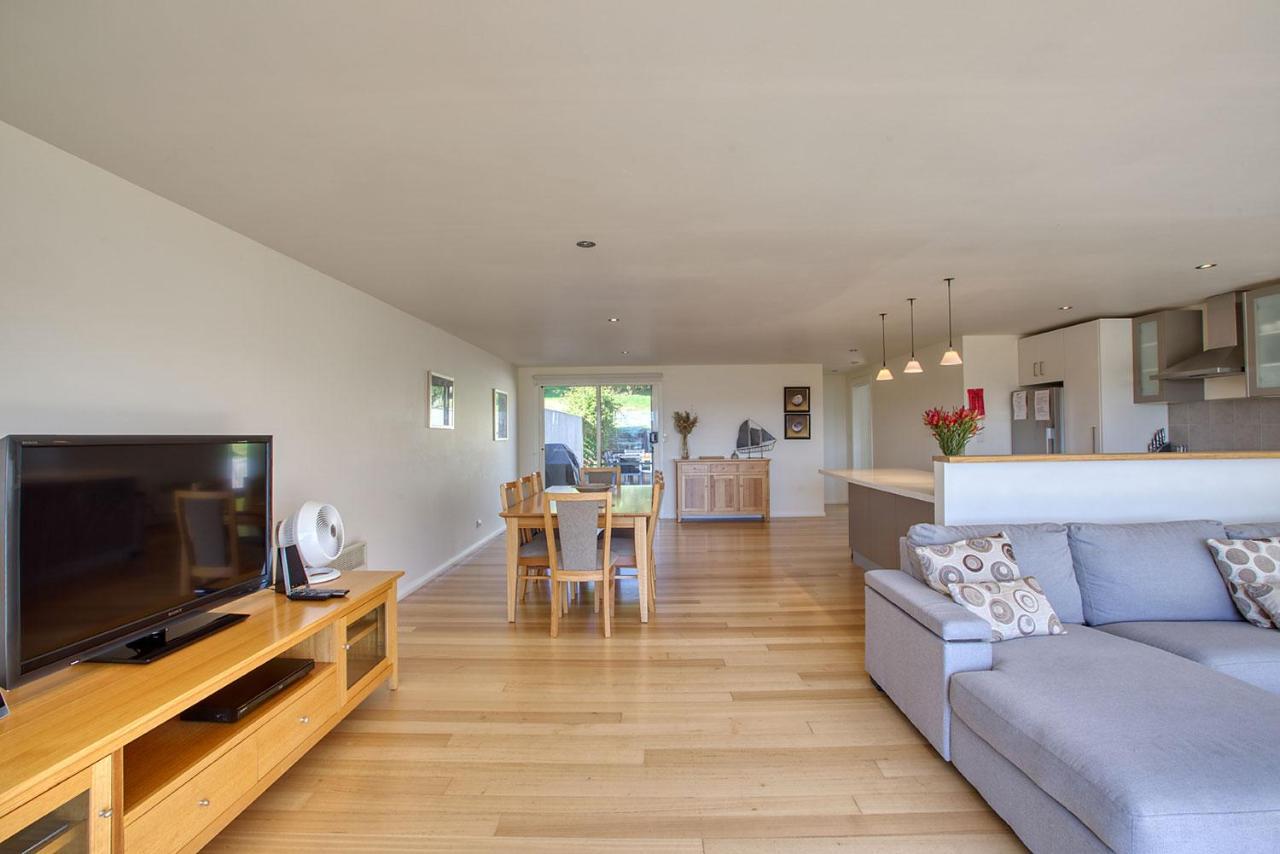 Quarterdeck Apartment Binalong Bay Exterior foto