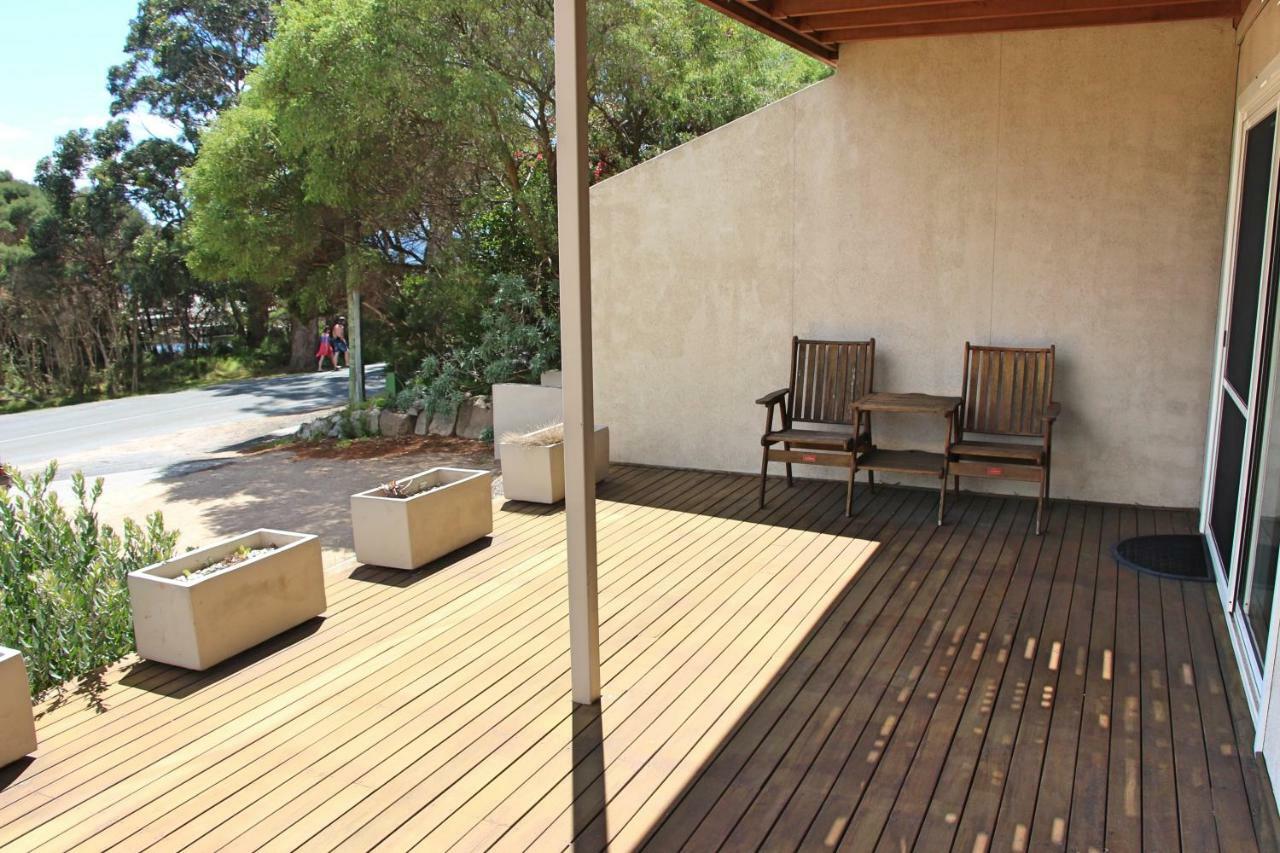 Quarterdeck Apartment Binalong Bay Exterior foto