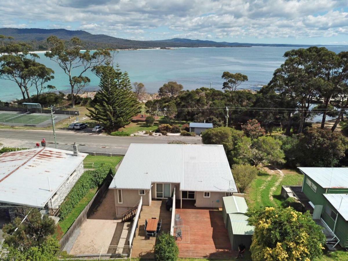 Quarterdeck Apartment Binalong Bay Exterior foto